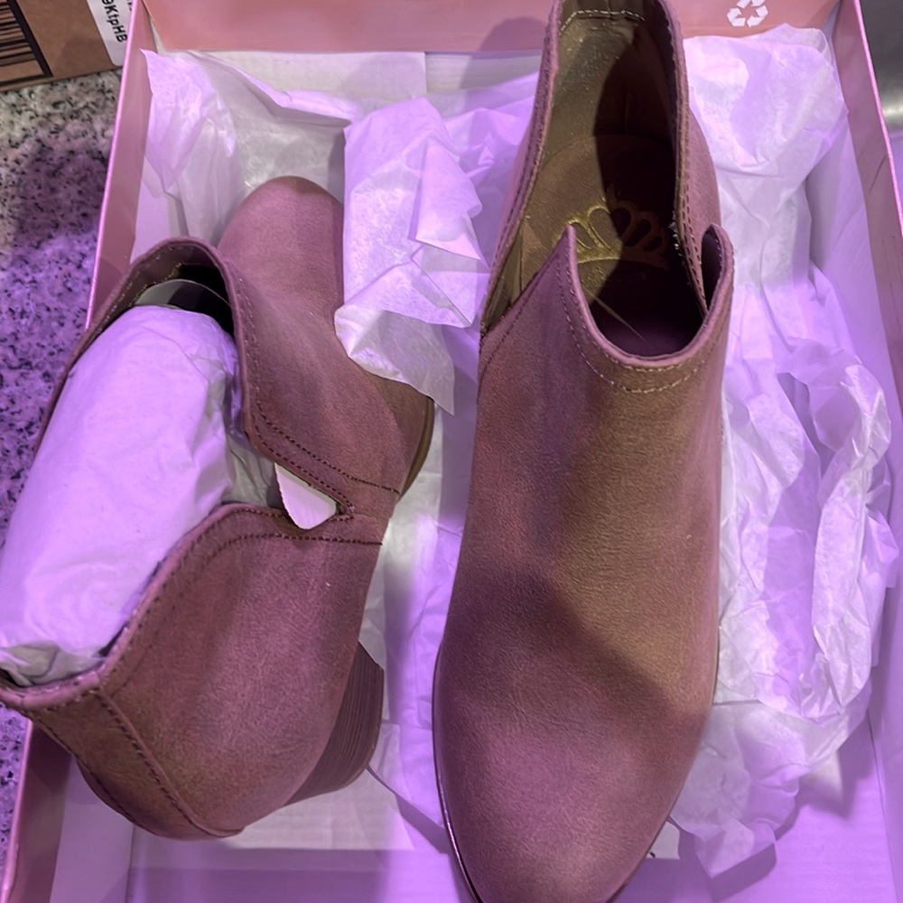 Ankle booties